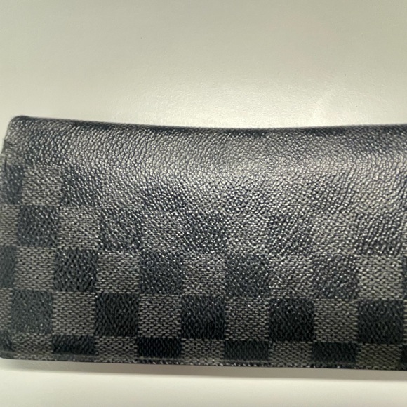 Louis Vuitton Black Textured Wallet - Picture 12 of 13